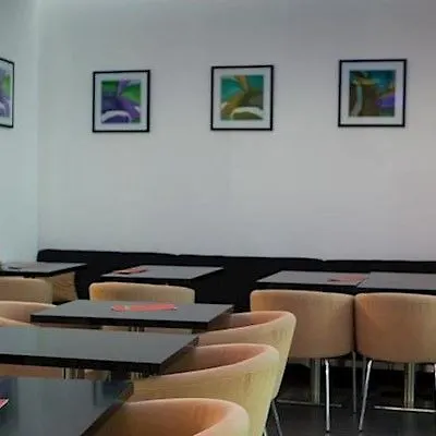 מלון וינה Fortyplusone Hotel, New! Soft Opening