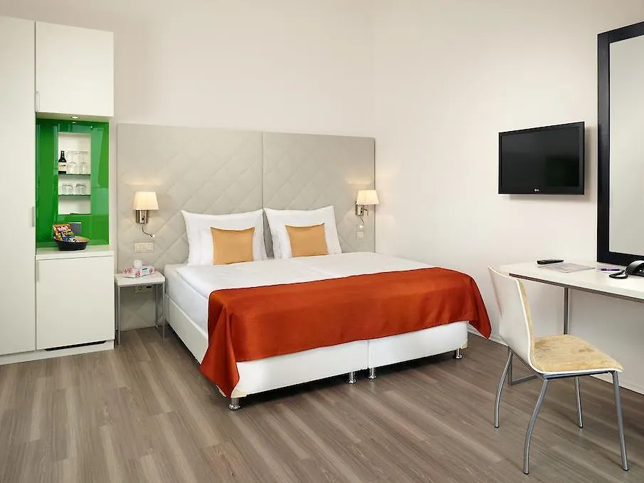 Fortyplusone Hotel, New! Soft Opening Bécs Szálloda