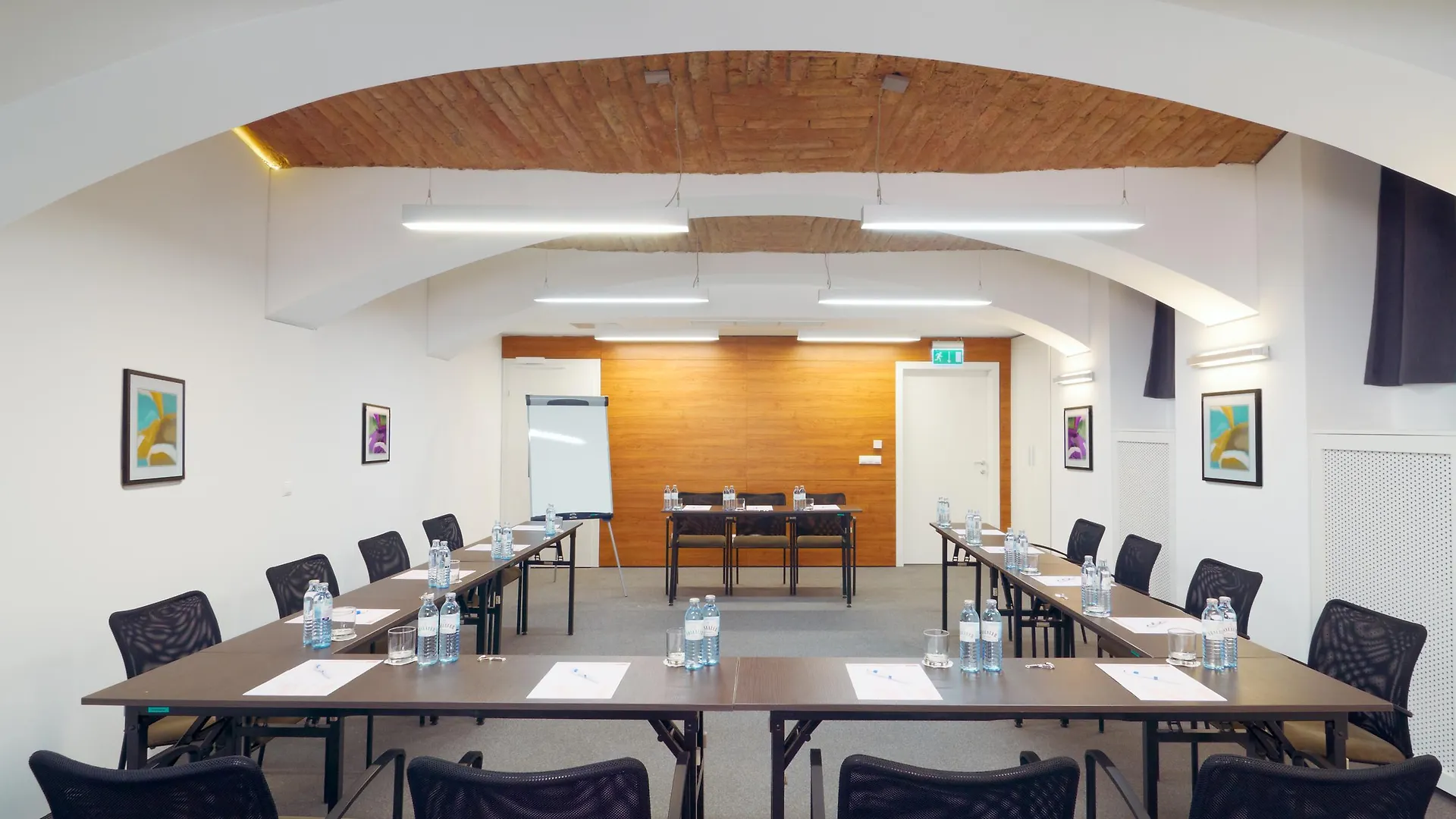 Fortyplusone Hotel, New! Soft Opening Bécs 4*,