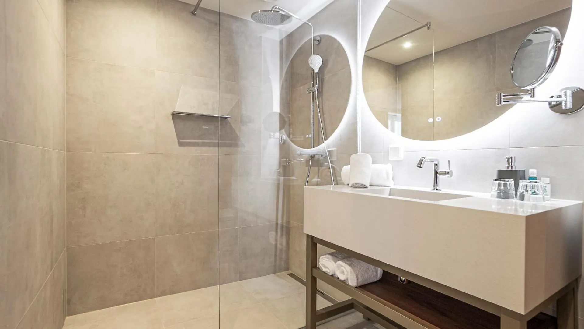 **** Szálloda Fortyplusone Hotel, New! Soft Opening Bécs Ausztria