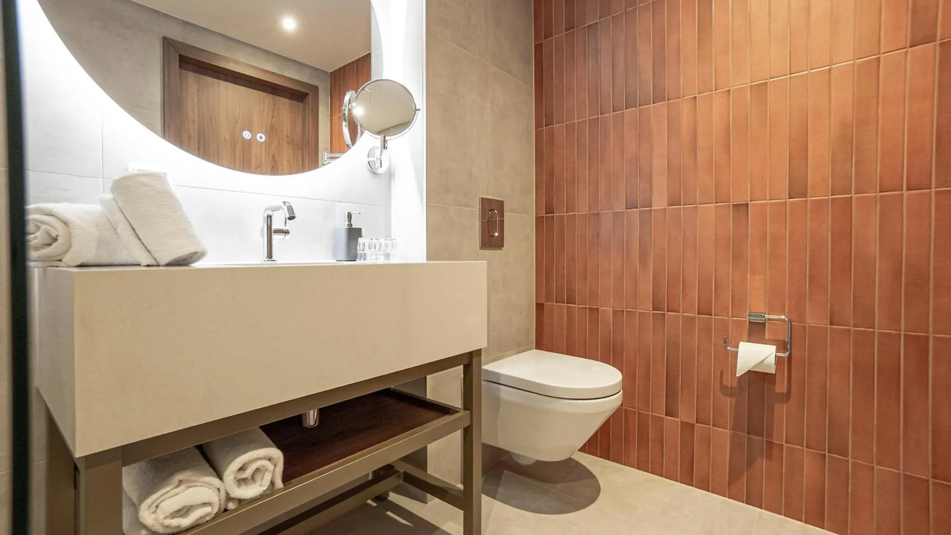 Fortyplusone Hotel, New! Soft Opening Viena