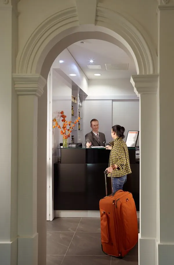 Fortyplusone Hotel, New! Soft Opening Viena