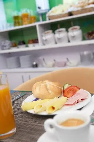 Fortyplusone Hotel, New! Soft Opening Viena Hotel