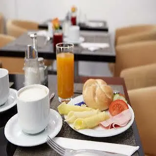 Fortyplusone Hotel, New! Soft Opening Viena 4*,