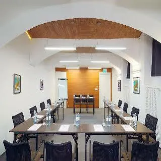 Fortyplusone Hotel, New! Soft Opening Viena 4*,  Áustria