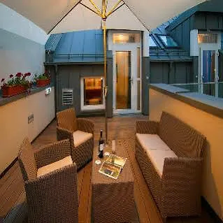 Fortyplusone Hotel, New! Soft Opening Bécs